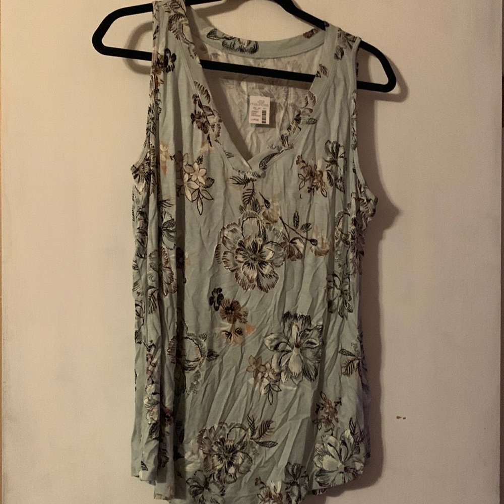 Women’s tank top size large